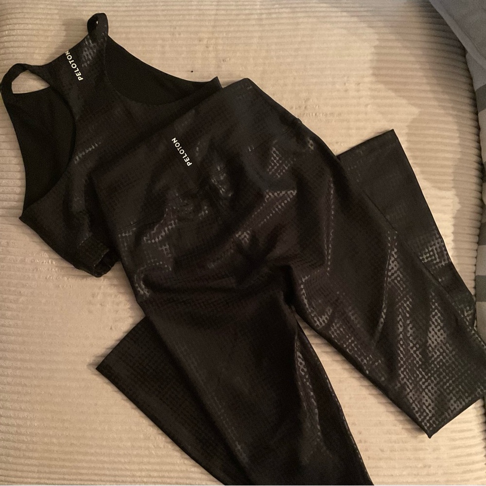 Peloton Black Legging M and Sports Bra M Set NWOT